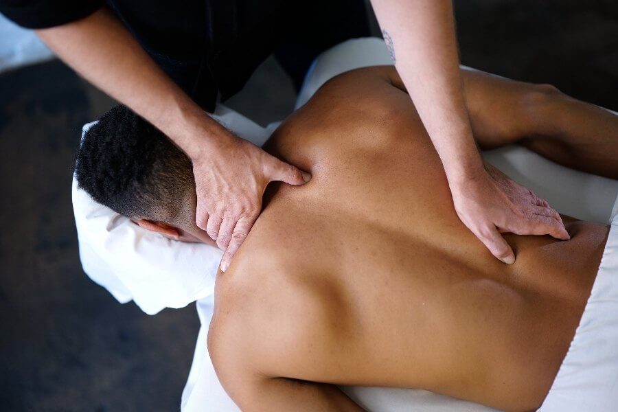 5 back massage tricks to relieve pain