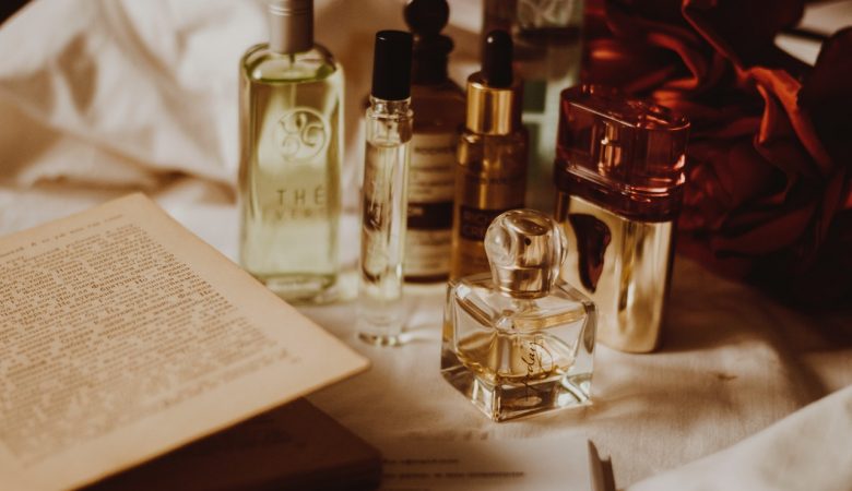 4 golden ways to buy women's and men's perfume with Atrapich