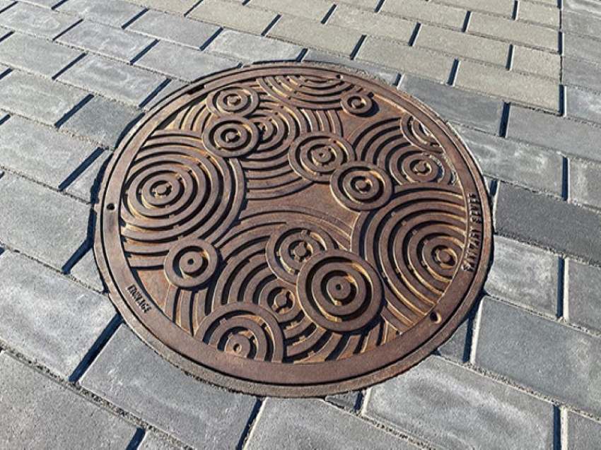 کدام بهتر است؟ مقایسه جامع دریچه منهول چدنی و کامپوزیت