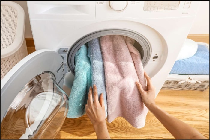 راهنمای جامع نحوه شستن حوله در ماشین لباسشویی